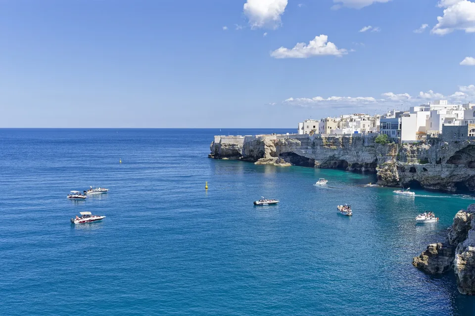 Polignano a Mare: houses on the cliffs above the sea